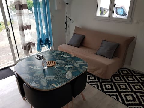 Popular Airbnb listing: Independent studio near 24-hour circuit in Le Mans