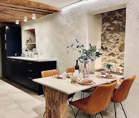 NEW※Design Apt from 16th Century in Old Town※