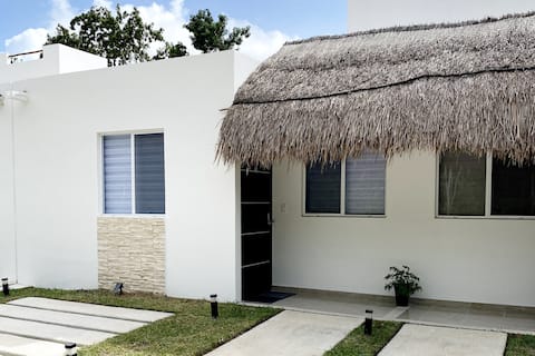 Top performing Airbnb: La Casita: A cozy home minutes away from the beach in Selva Escondida