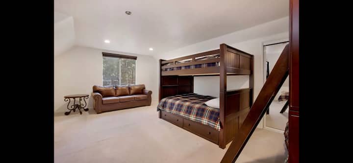 ห้องนอนชั้นบน 2