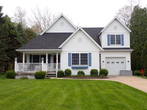 Private cottage with Lake Michigan access