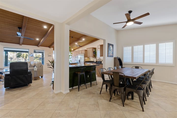 H2O Sanctuary dining room — seats 8