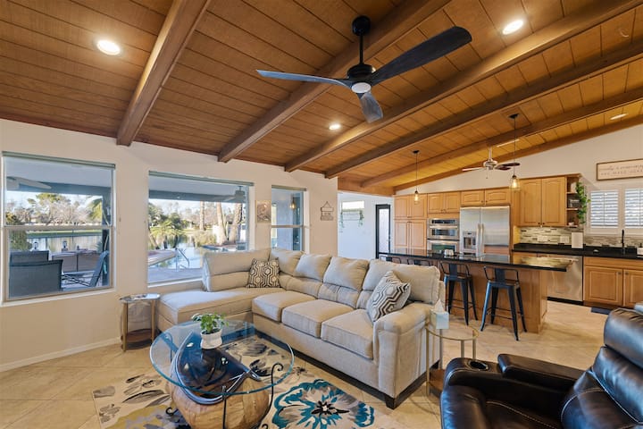 H2O Sanctuary living room interior