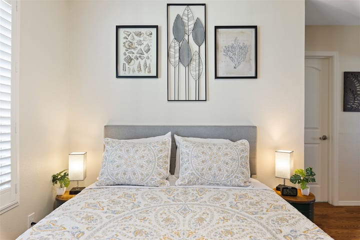 Bedroom #3 - Queen Bed