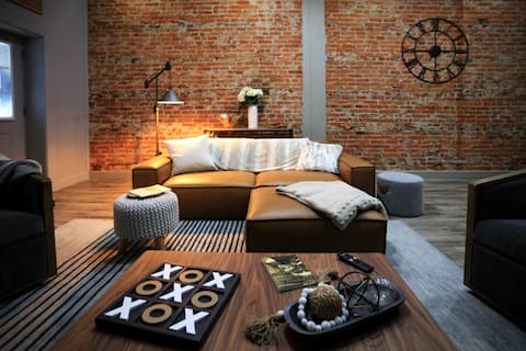 Downtown modern loft
