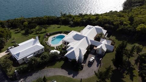 Luxurious Bermuda Villa with Pool & Ocean Views!