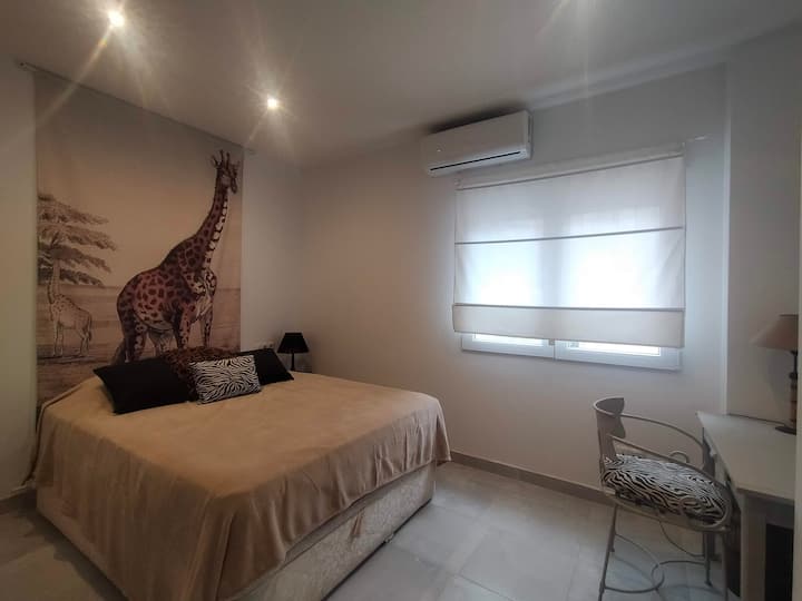 Chumba cha watu wawili, Safari
