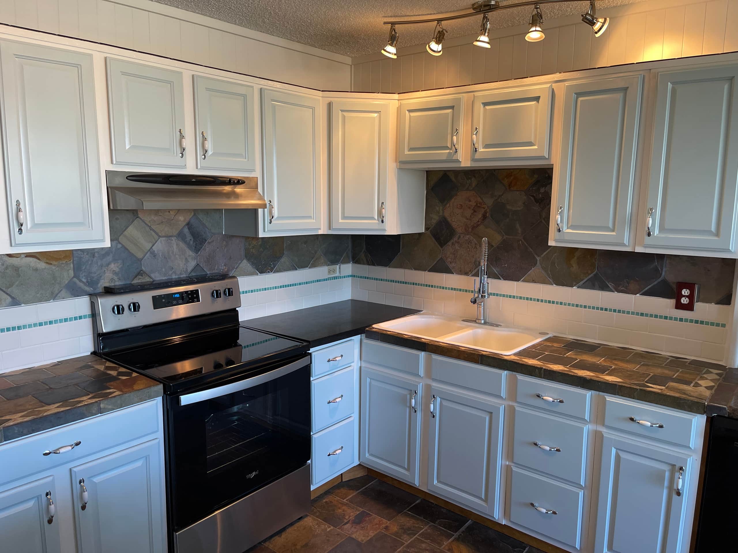 Condo in Paia · ★4.86 · 1 bedroom · 2 beds · 1 private bath - Image 7
