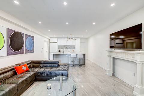 2 Bedroom Apt. in Montreal/Westmount, downtown