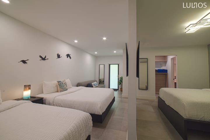 Მომხიბლავი მეორე საძინებელი საზიაროა ჩვენს მესამე საძინებელთან, რომელშიც არის ორი ორადგილიანი საწოლი და ფრინველების თემატიკის დეკორი, რაც ბუნებისა და სიმშვიდის ატმოსფეროს ქმნის