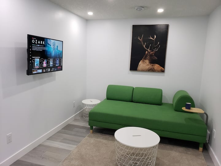 private suite in Calgary near YYC Airport Guest suites for Rent in Calgary, Alberta