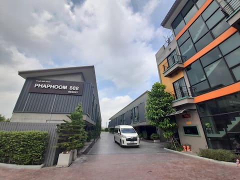 Daily resort near Suvarnabhumi Airport