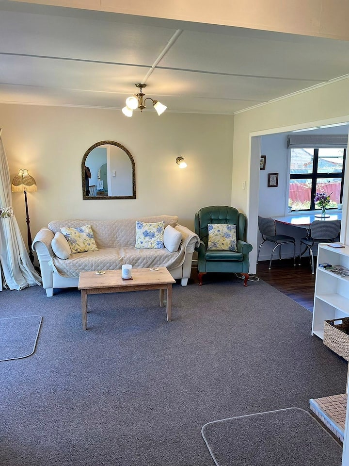 The Ugly Duckling - Reefton