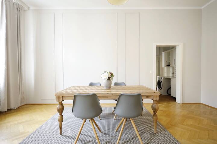 Marvellous Apartment near Karlsplatz – Apt 18 gallery image 5
