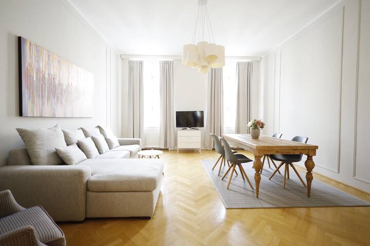 Marvellous Apartment near Karlsplatz – Apt 18 gallery image 2