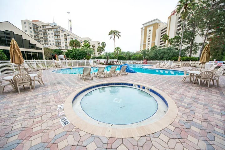 Lovely Studio Near I-drive King Bed & Sofa Bed - Orlando