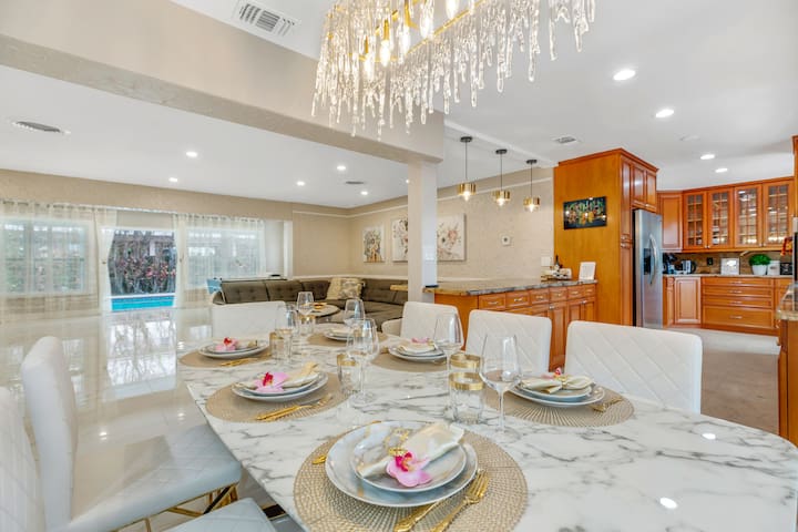 “MIA Lauderdale-by-the-Sea!” 5BD 2500Sqft gallery image 2