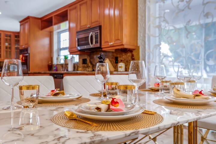 “MIA Lauderdale-by-the-Sea!” 5BD 2500Sqft gallery image 4