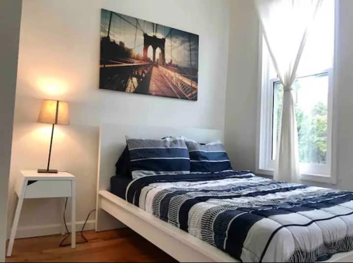 Me room is comfortable. Me room is comfortable