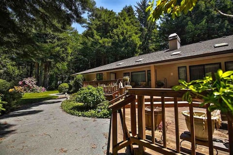 Stay in your own Beautiful Redwood Wonderland!
