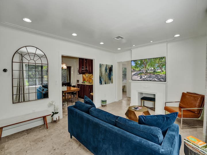 Miami Design District 4 Bedroom 3 Bathroom Home - Amazing Backyard With Pool - Miami