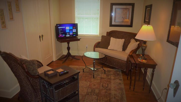 Not Just 2 Private Bedrooms; The Entire Upstairs! - Orlando