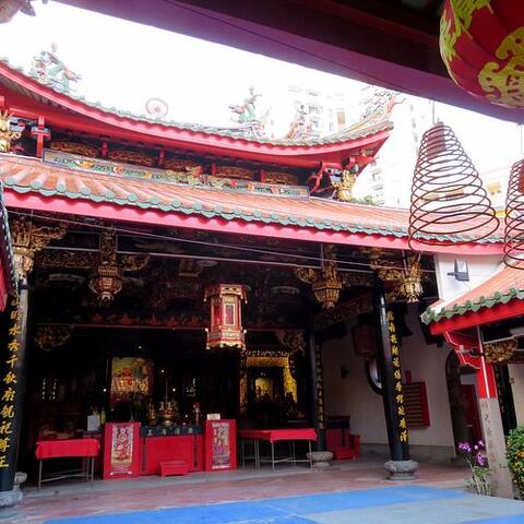 Beautiful 2BR Apartment in River Valley gallery image 2