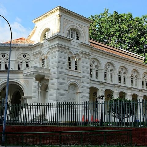 Beautiful 2BR Apartment in River Valley