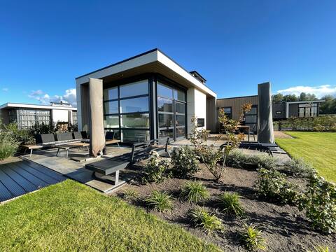The Reed - Luxury Waterfront Chalet