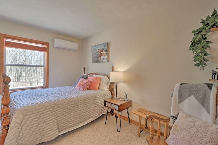 Chumba cha kulala na kitanda kamili