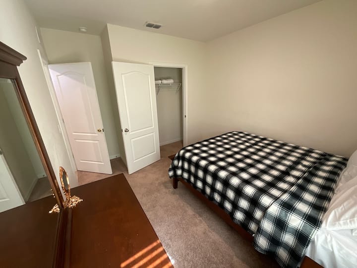 Საძინებელი 1