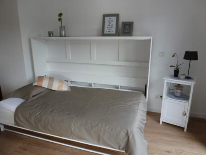 Kitanda cha kabati 1.20 x 2.00 m. Godoro