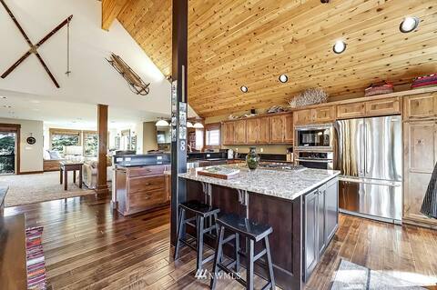 Luxury Ski-In/Ski-Out Mountain Escape