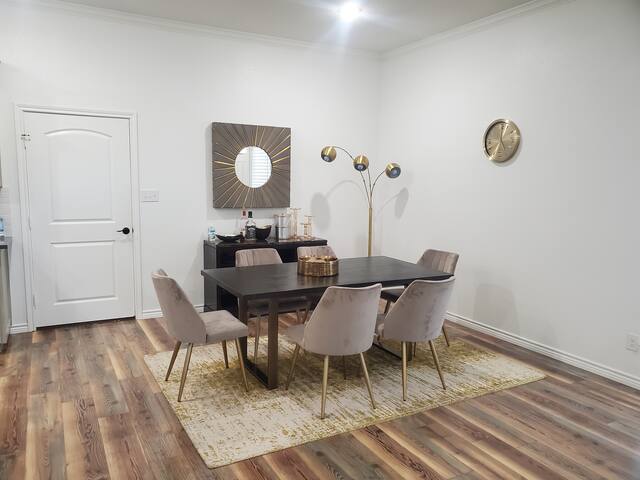 New home in great location ideal for large groups gallery image 4