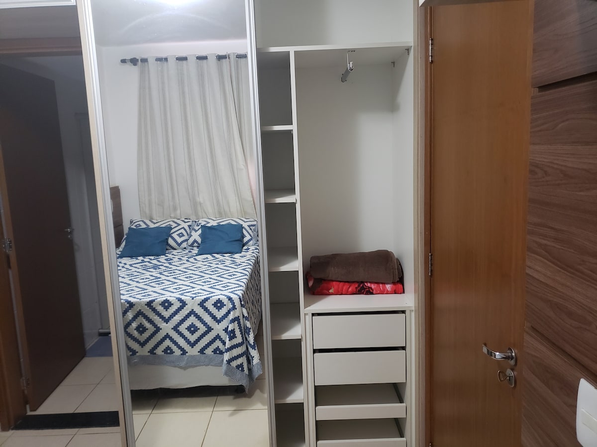 خزانة واسعة.