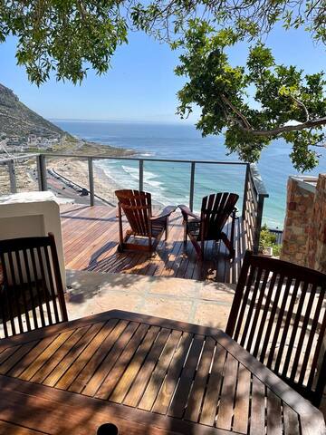 Modern apartment with sea views gallery image 5