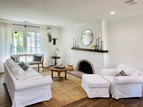 Cozy 5-br 3.5-ba in Cerritos residential area.
