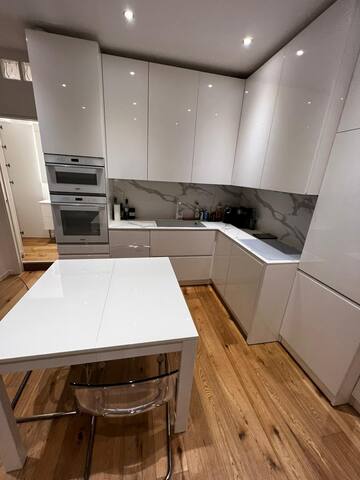 Bilocale moderno appena ristrutturato a Milano gallery image 3