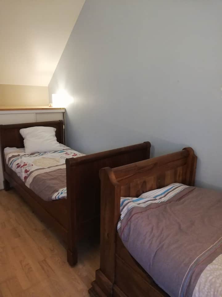 საძინებელი 1