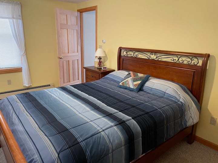 Спална соба на 1-ви кат - брачен кревет