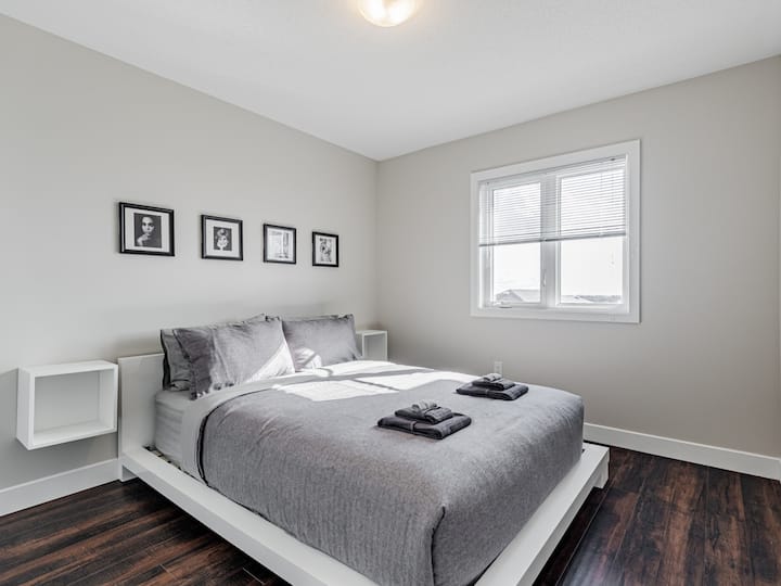 Četvrta spavaća soba!!! Opremljena bračni KREVET (160x200)!!!