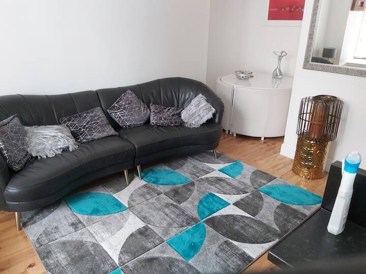 LOVELY ONE BEDROOM CONDO IN GLASGOW CITY CENTRE Condominiums for Rent