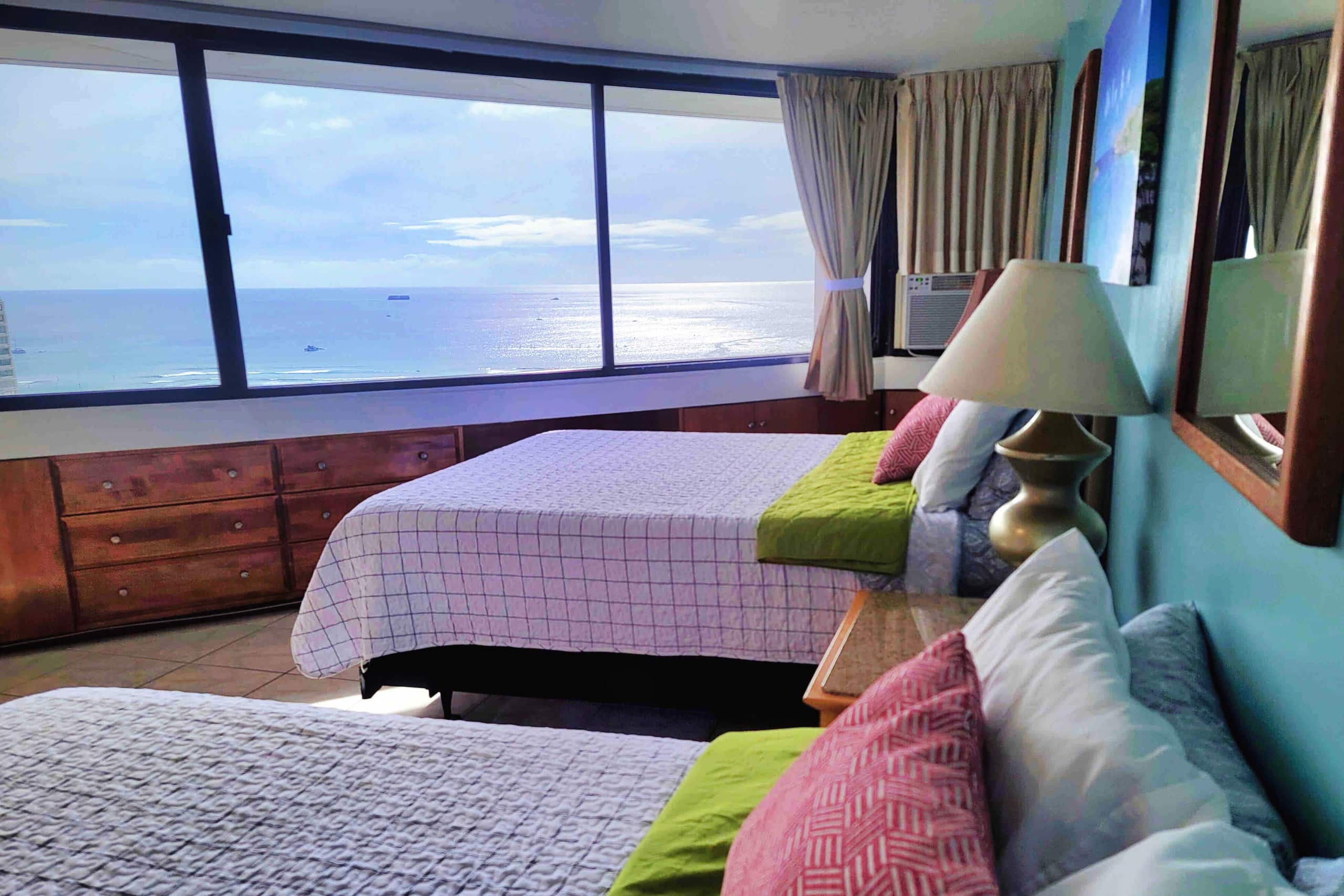 Condo in Honolulu · ★4.7 · Studio · 2 beds · 1 private bath - Image 13