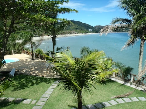 Seafront house with pool and 10,000mts gardens