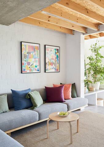 Unique, compact designer home. gallery image 2