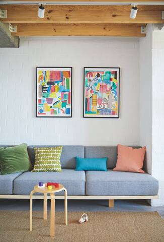 Unique, compact designer home. gallery image 4