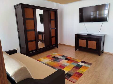 Mimi
Apartman
