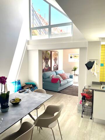 Happy and vibrant flat overlooking False Bay gallery image 4