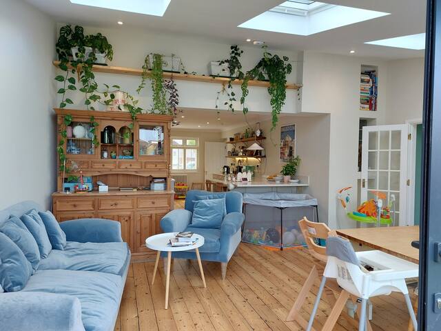 Spacious child friendly 3 bedroom family home gallery image 3