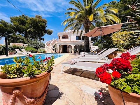 VillaBohemia walking distance beach-pool heating